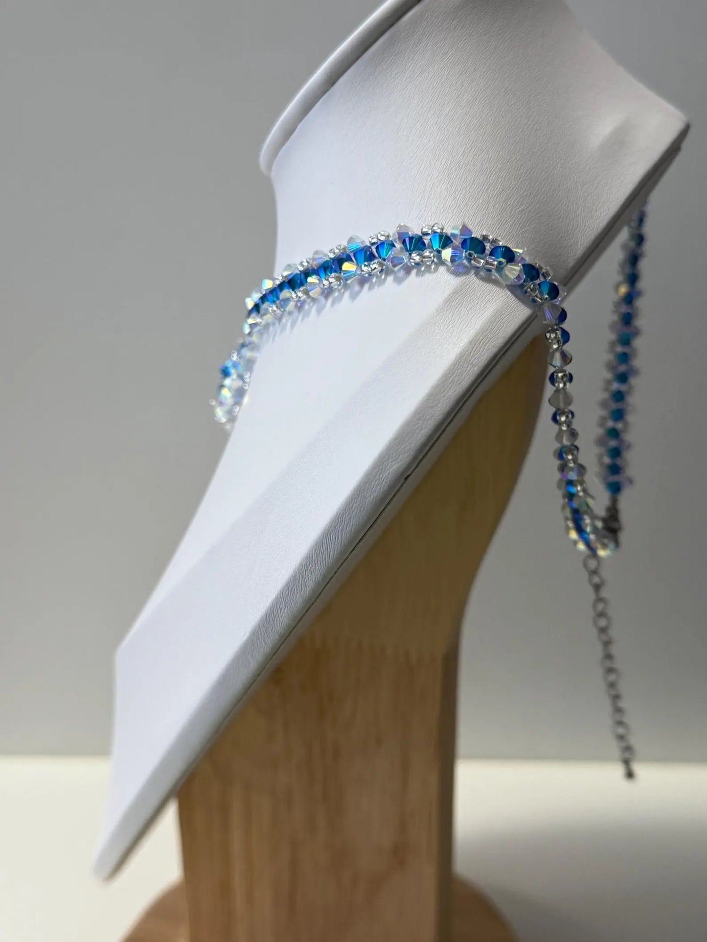Ras de cou en cristal véritable, ras du cou bleu et blanc, bijou femme, coeur Capri Blue ab2x et Cristal ab2x