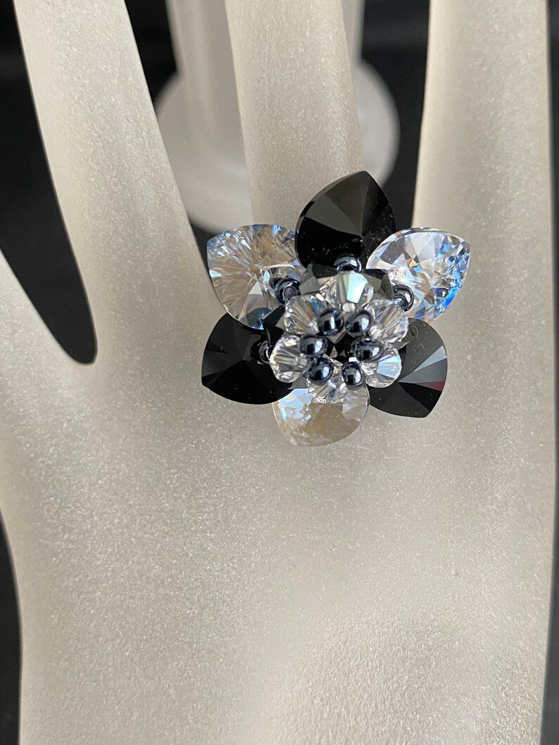 Crystal ring, flower, crystal moonlight, jet