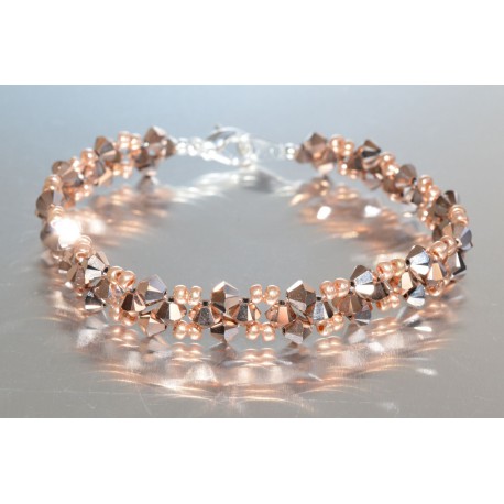 Bracelet en Perles de Cristal Rose Poudré – BraceletsDeMontre