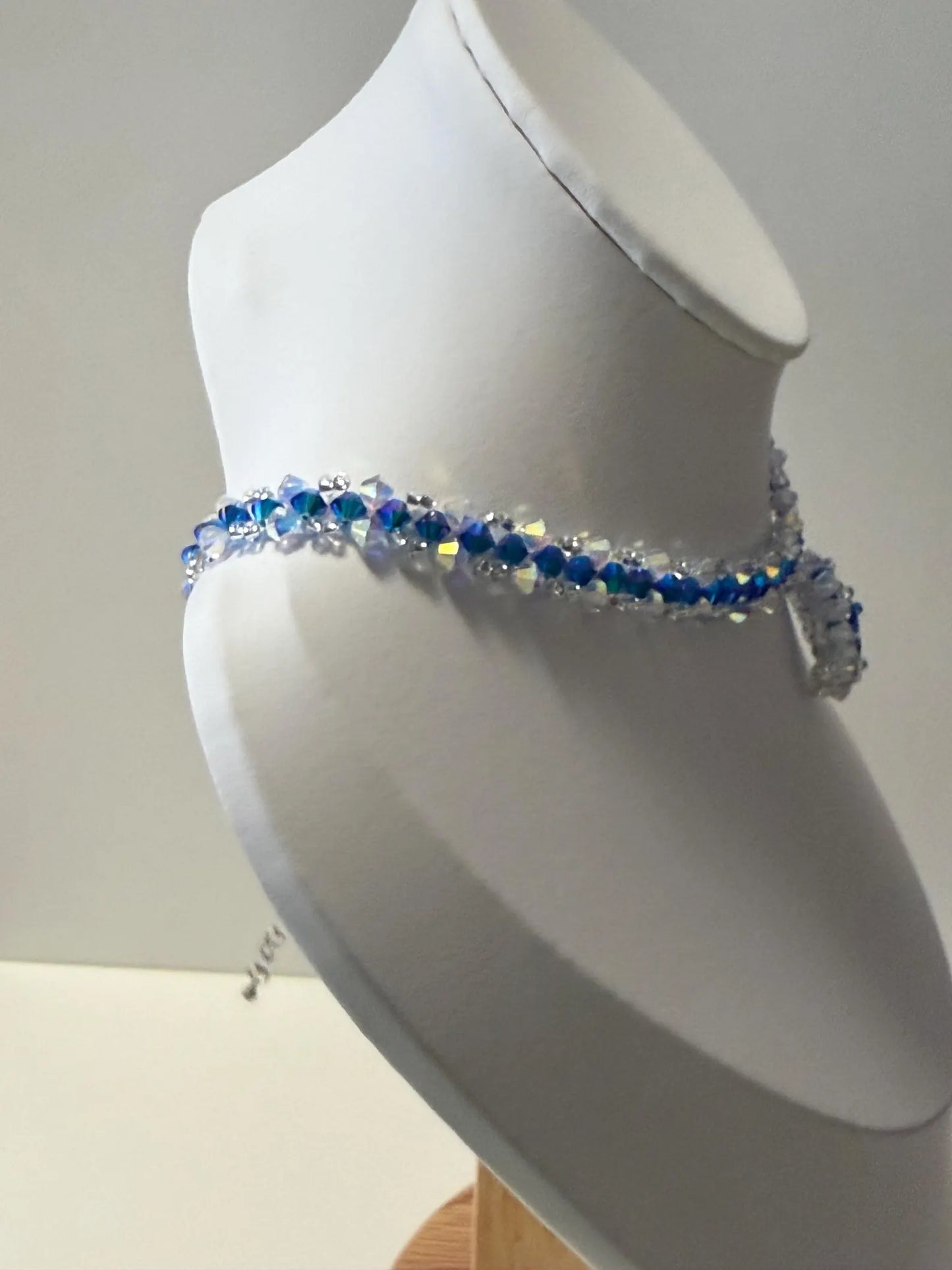 Ras de cou en cristal véritable, ras du cou bleu et blanc, bijou femme, coeur Capri Blue ab2x et Cristal ab2x