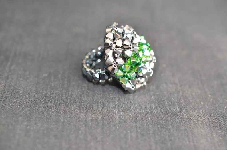 Crystal ring, crystal light chrome 2x, peridot ab